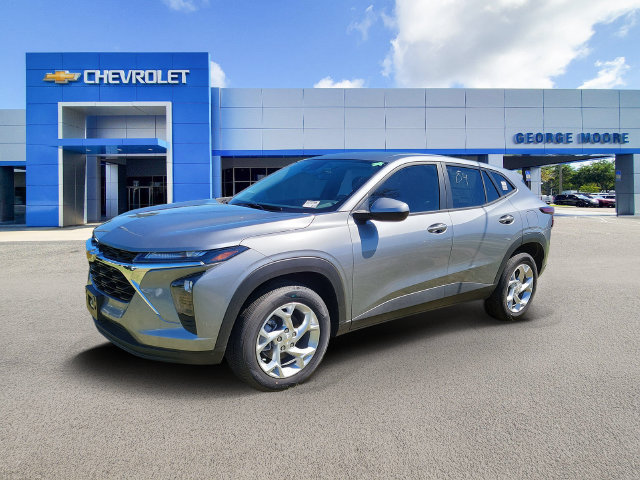 New 2026 Chevrolet Trax LS w/ LS Convenience Package FWD image 2