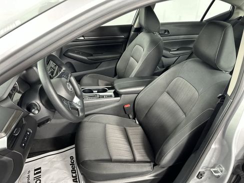 Used 2024 Nissan Altima 2.5 SV image 13