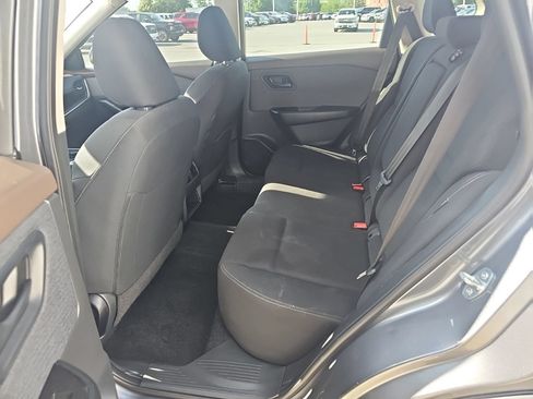 Used 2023 Nissan Rogue S FWD image 5