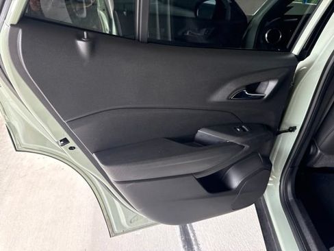 Used 2024 Chevrolet Trax RS FWD image 13