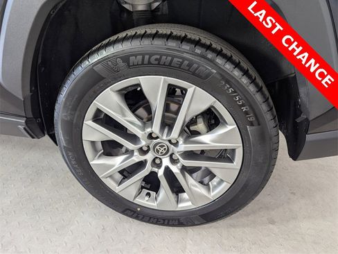 Used 2022 Toyota RAV4 Limited image 17