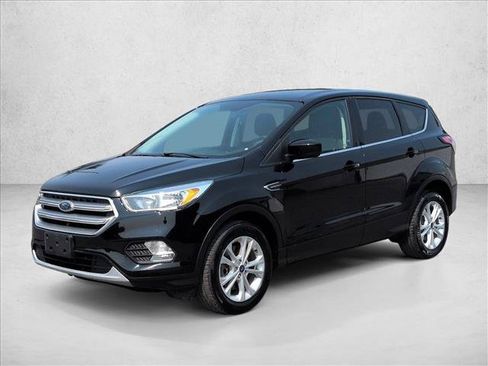 Used 2017 Ford Escape SE w/ SE Cold Weather Package AWD/4WD image 4