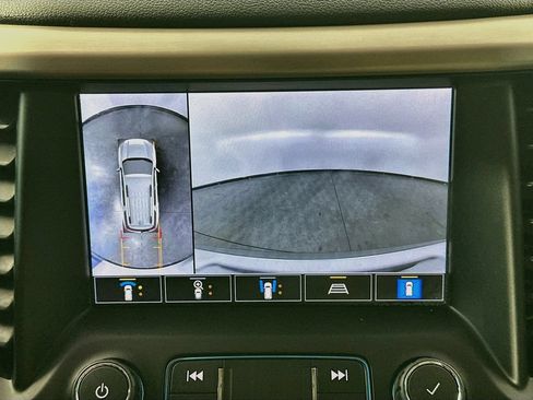 Used 2021 GMC Acadia Denali w/ Denali Technology Package FWD image 19