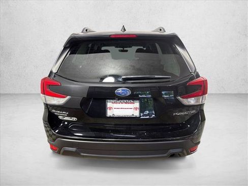 Used 2023 Subaru Forester Premium AWD/4WD image 5