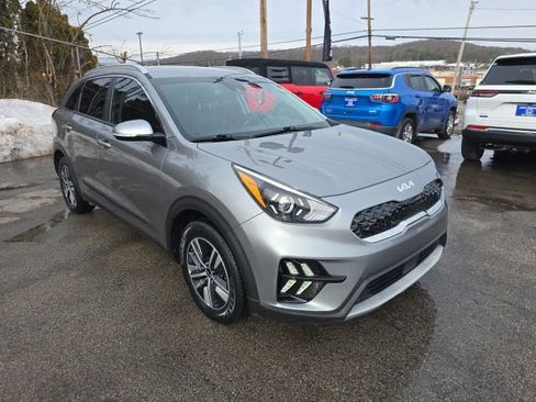 Used 2022 Kia Niro EX image 8