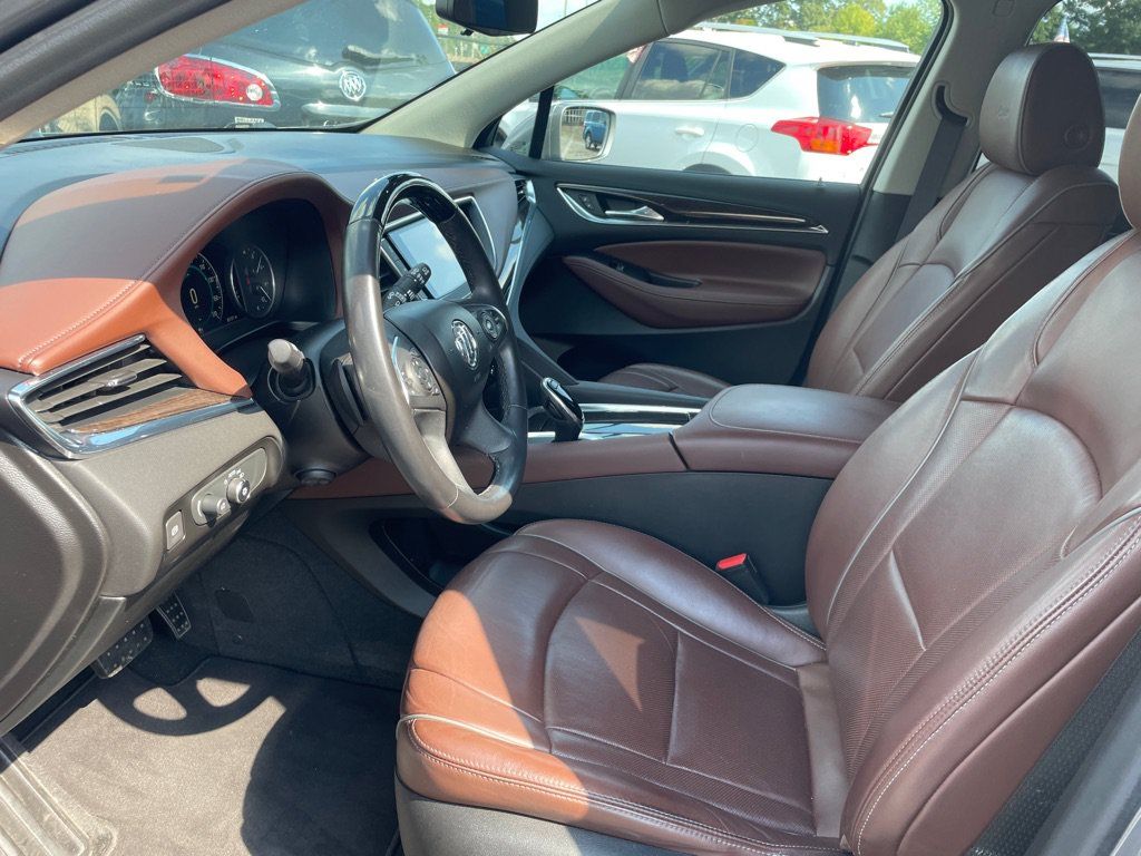 Used 2018 Buick Enclave Avenir w/ Avenir Technology Package AWD/4WD image 12
