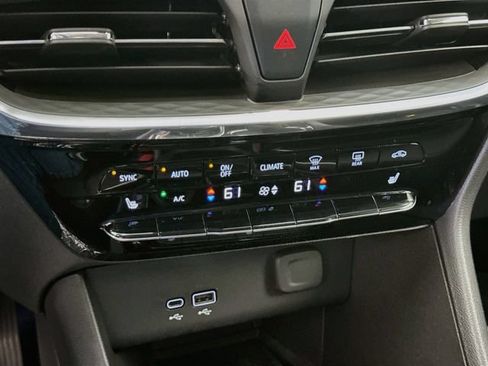 Used 2025 Buick Encore GX Avenir w/ Avenir Technology Package FWD image 16