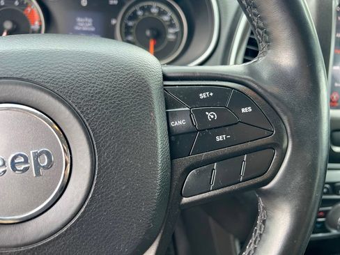 Used 2019 Jeep Cherokee Trailhawk w/ Cold Weather Group AWD/4WD image 42