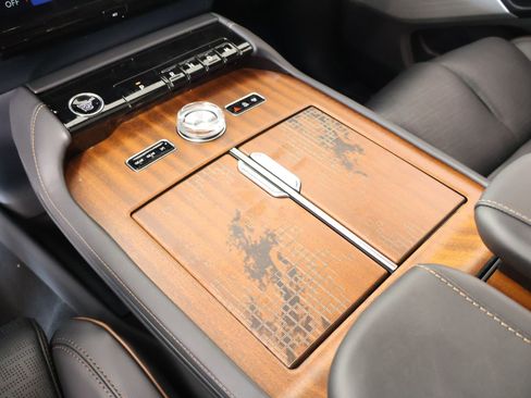 New 2026 Lincoln Navigator Black Label AWD/4WD image 8
