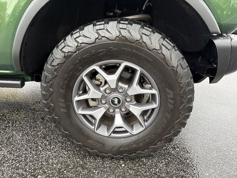 Used 2023 Ford Bronco Badlands image 13