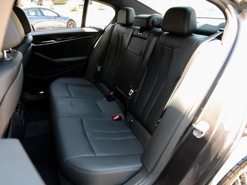 Used 2018 BMW 530i RWD image 50