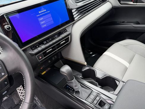 Used 2025 Toyota Camry SE w/ Multimedia Upgrade Package AWD/4WD image 18