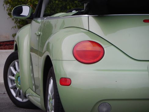 Used 2004 Volkswagen Beetle GLS image 1