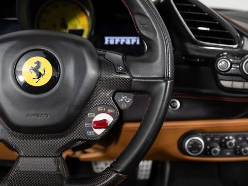 Used 2017 Ferrari 488 Spider RWD image 32