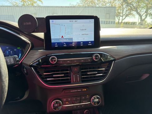 Used 2020 Ford Escape Titanium w/ Titanium Premium Package 2.0 image 12