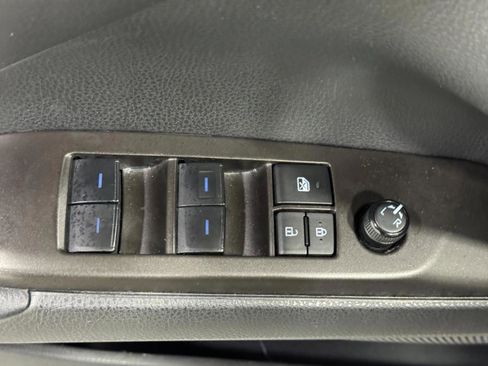 Used 2024 Toyota Camry SE image 23