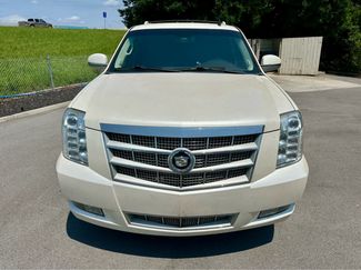 Used 2012 Cadillac Escalade Platinum RWD video 2