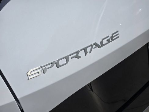 New 2026 Kia Sportage SX FWD image 8