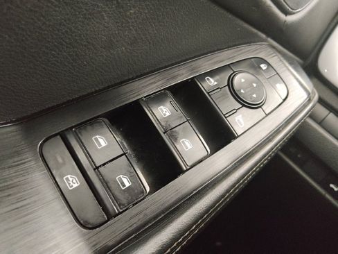 Used 2023 Nissan Rogue SV w/ SV Premium Package image 27