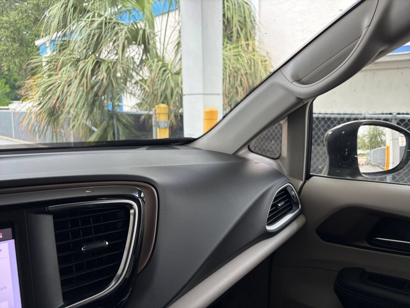 Used 2024 Chrysler Voyager LX FWD image 36