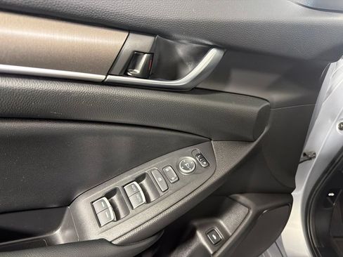 Used 2021 Honda Accord Hybrid image 9