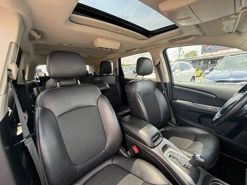 Used 2020 Dodge Journey Crossroad FWD image 25