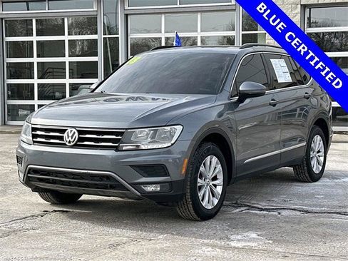 Used 2018 Volkswagen Tiguan SE w/ Panoramic Sunroof Package image 4