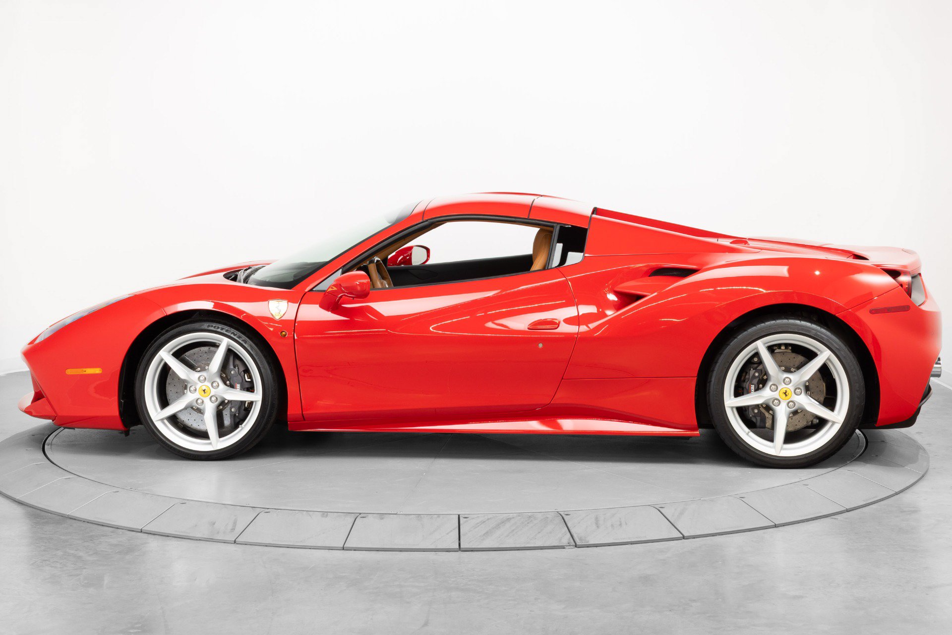Certified 2019 Ferrari 488 Spider RWD image 13