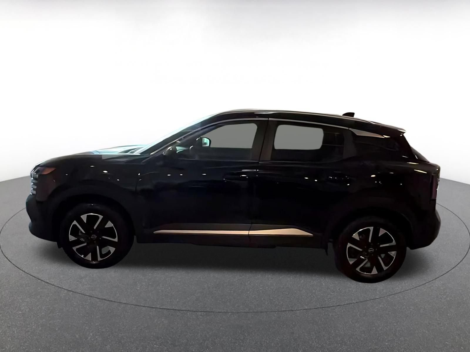 Used 2026 Nissan Kicks SV w/ Cold Weather Package AWD/4WD image 8