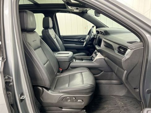 Used 2023 GMC Yukon XL Denali image 23