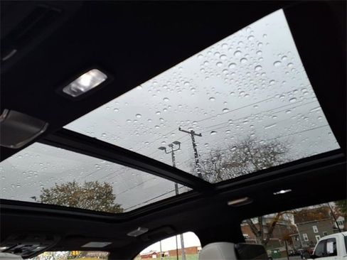 Used 2025 Cadillac Escalade ESV Sport Platinum image 15