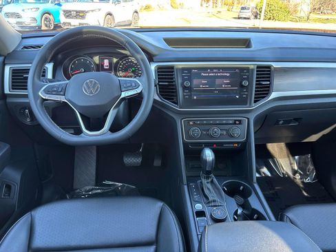 Used 2021 Volkswagen Atlas SE w/ Panoramic Sunroof Package image 16