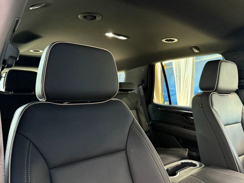 Used 2025 Chevrolet Tahoe Premier AWD/4WD image 13