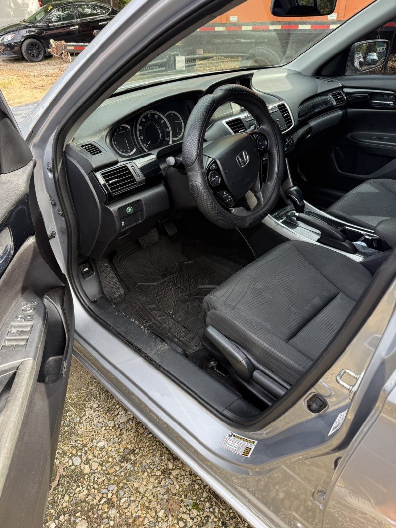 Used 2017 Honda Accord LX image 9