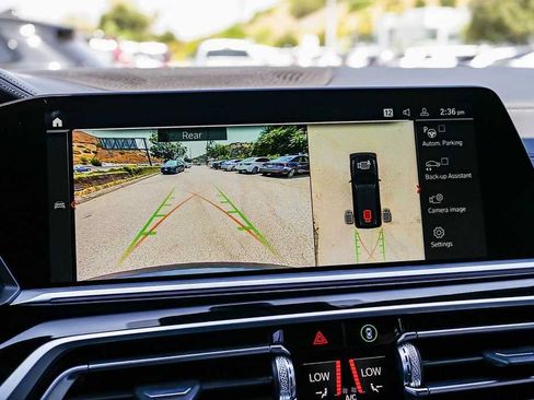 Used 2022 BMW X7 M50i w/ Dynamic Handling Package AWD/4WD image 26