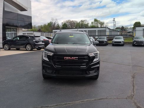 Used 2022 GMC Terrain SLE w/ Driver Convenience Package AWD/4WD image 2