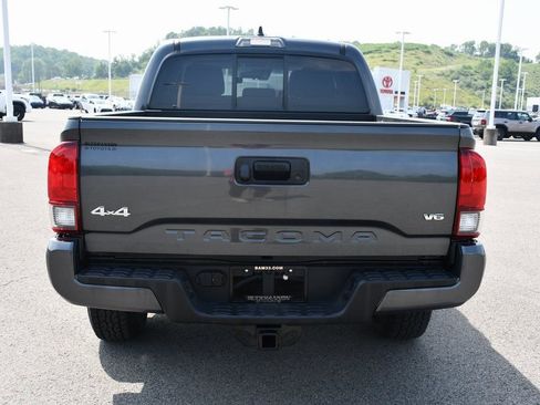 Used 2022 Toyota Tacoma SR image 6