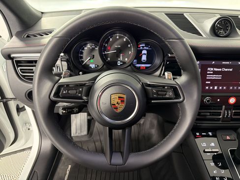 Used 2026 Porsche Macan AWD/4WD image 11