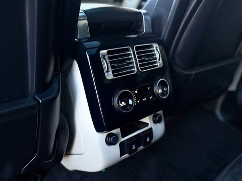 Used 2019 Land Rover Range Rover Supercharged image 18