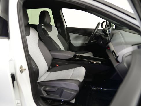 Used 2025 Volkswagen ID.4 Limited image 15