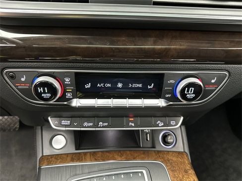 Used 2020 Audi Q5 2.0T Premium Plus w/ Premium Plus Package image 19