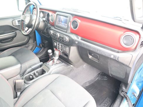Used 2021 Jeep Wrangler Unlimited Rubicon w/ Cold Weather Group AWD/4WD image 47