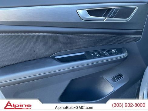 Used 2025 Volkswagen Atlas Cross Sport SE image 18