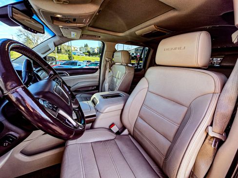 Used 2018 GMC Yukon XL Denali w/ Open Road Package image 10