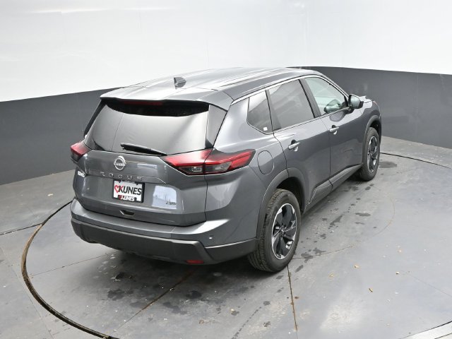 Used 2025 Nissan Rogue SV AWD/4WD image 32