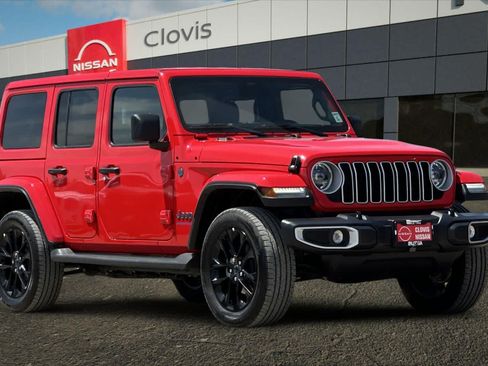 Used 2025 Jeep Wrangler Unlimited Sahara AWD/4WD image 10