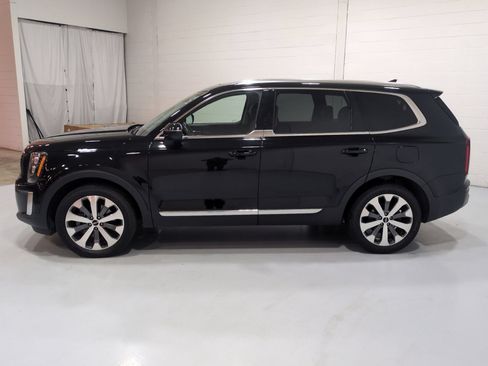 Certified 2022 Kia Telluride EX w/ EX Premium Package FWD image 6