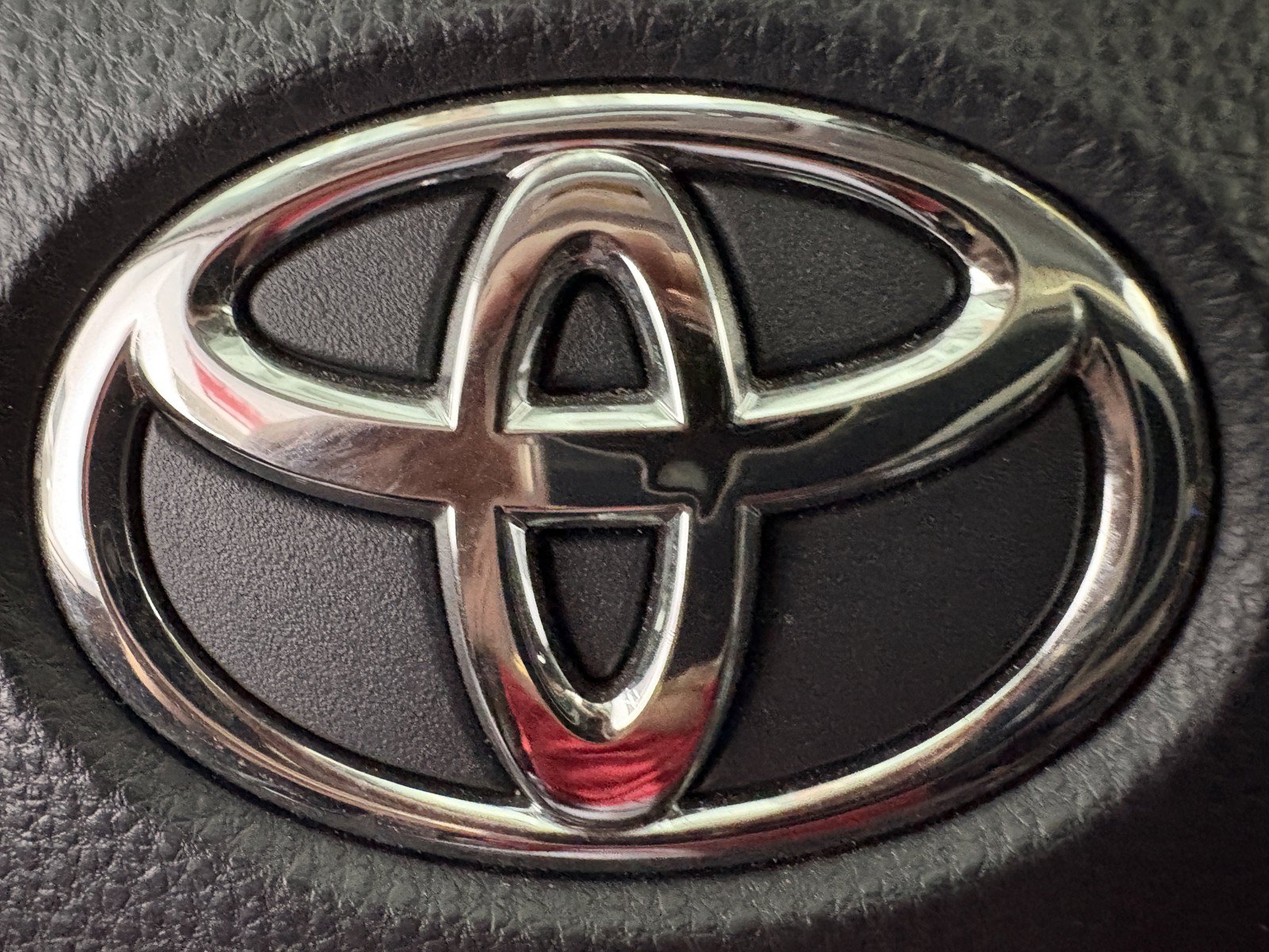 Used 2024 Toyota RAV4 LE AWD/4WD image 17