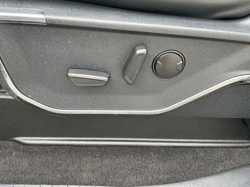 Used 2023 Ford F350 Lariat image 39