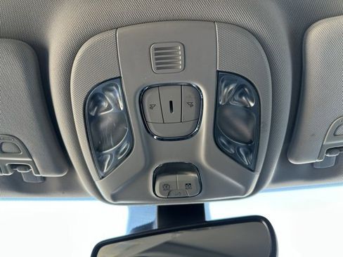 Used 2018 Jeep Compass Latitude w/ Safe & Security Group image 38